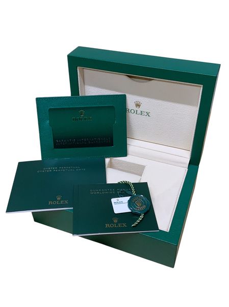 Rolex Oyster Perpetual 124300